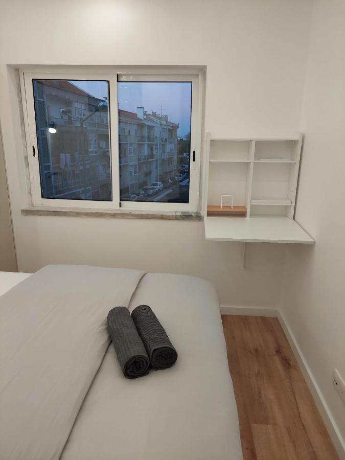Lisbon South Bay Rooms Almada Extérieur photo